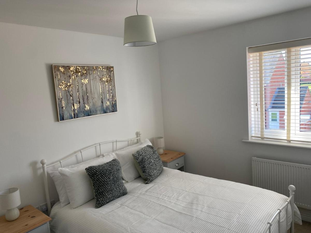 The Belfry 3 Bedrooms 2 Bathrooms Contractors & Family Higham Ferrers Exterior photo